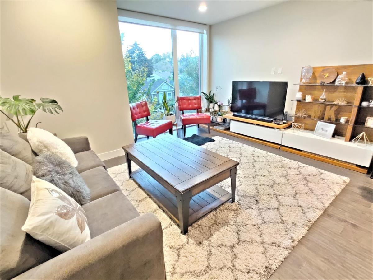 Monki Di Executive Suites - Glas - Luxury Inner City Home 3 Min To Downtown W Private Rooftop Patio Fireplace Калгари Экстерьер фото